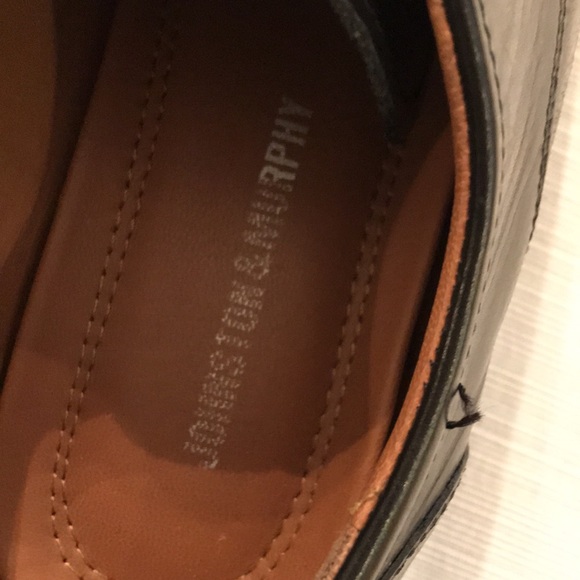 Johnston and Murphy cap toe black shoes - 8M - Picture 3 of 6